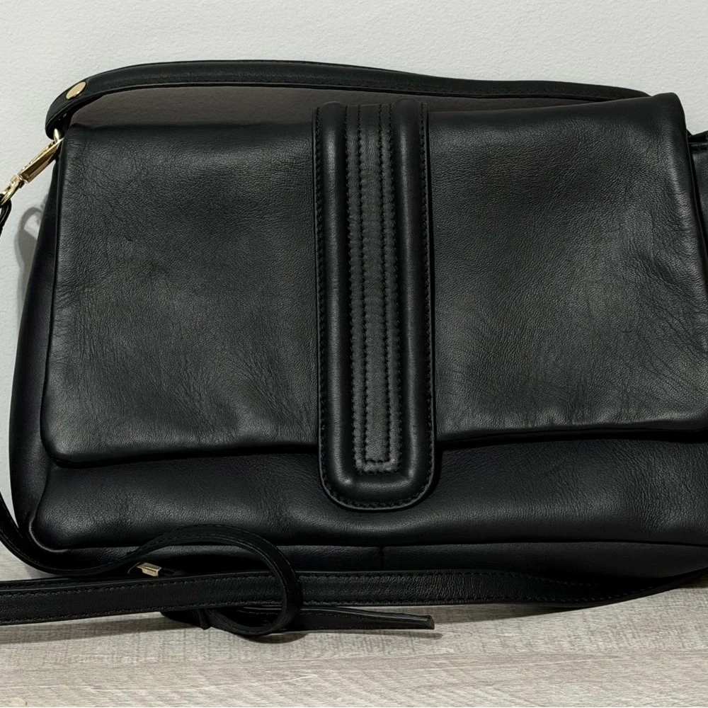 Vintage leather shoulder/crossbody bag by Centaurea. Made in Italy, Like New